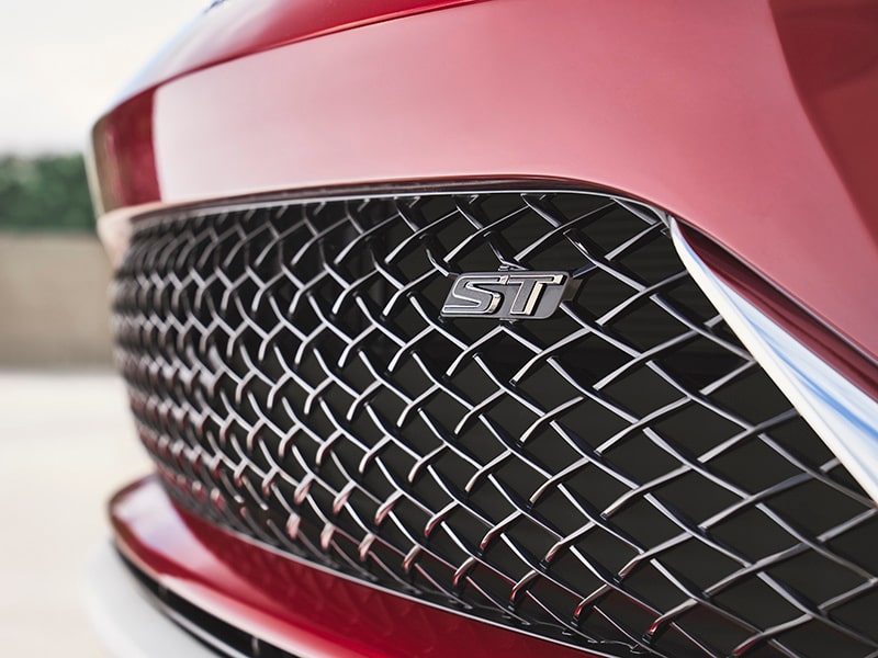 Close-up of the Grille and ST Nameplate on the Buick Envista